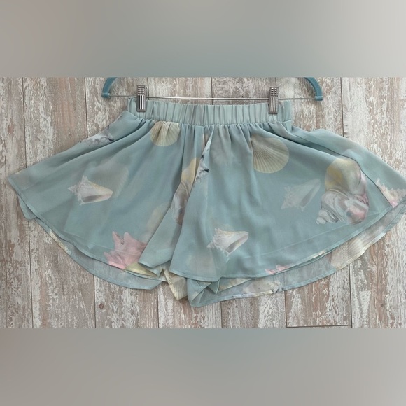Show Me Your MUMU Shorts Seashell Print Size Small in EUC - Picture 2 of 9